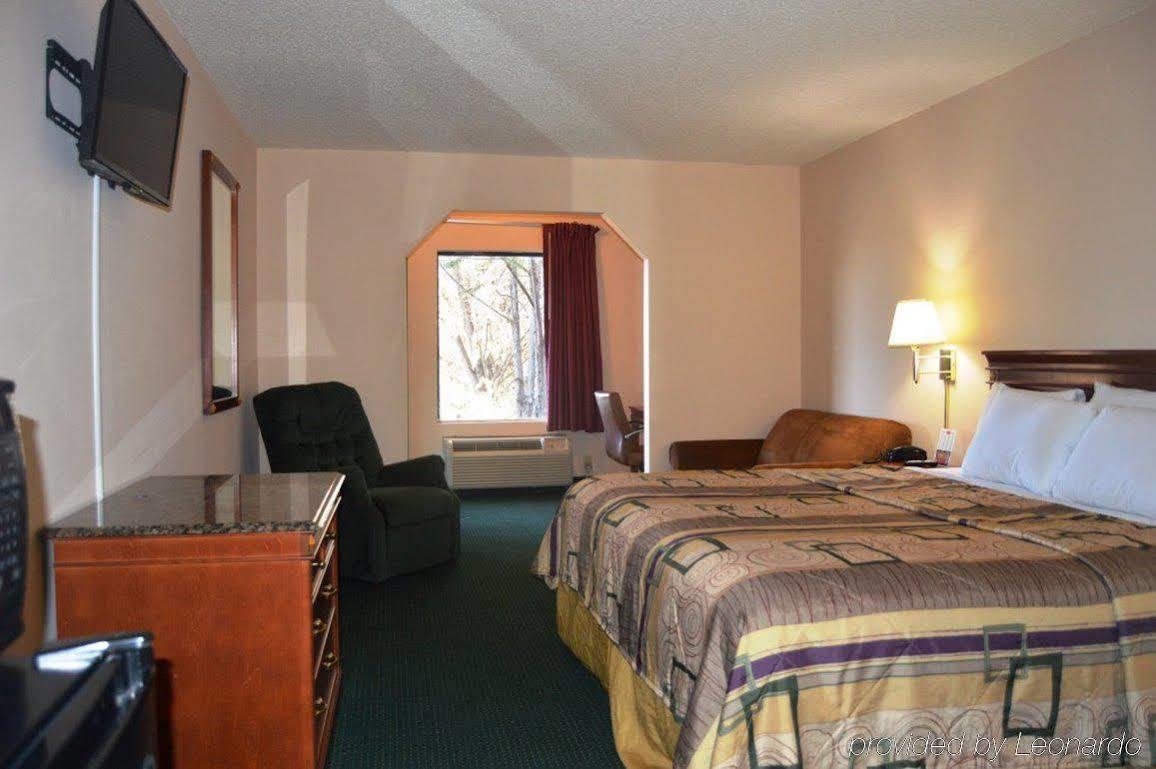 Rodeway Inn & Suites Dublin Exterior photo